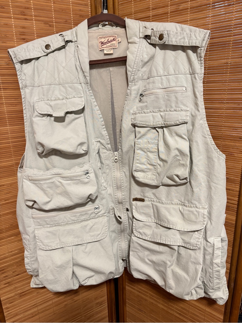 Woolrich Men's Light Gray Multi-Pocket Outdoor Utility Vest